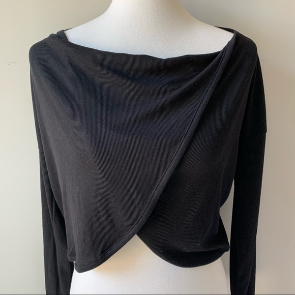 Old Navy Black Cropped Long Sleeve Top Size Small - Picture 9 of 10